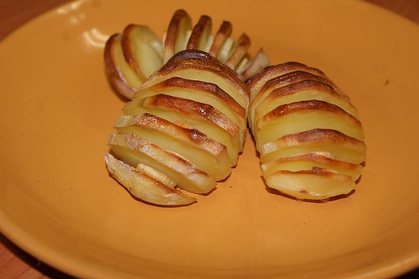 Tā izskatās gatavie... Autors: zlovegood Iespējams, labākais veids, kā pagatavot ceptus kartupeļus