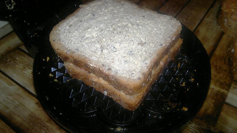 Un liekam vafeļ panna tosterī... Autors: Ragnars Lodbroks Uztaisi pats savu tosteri...