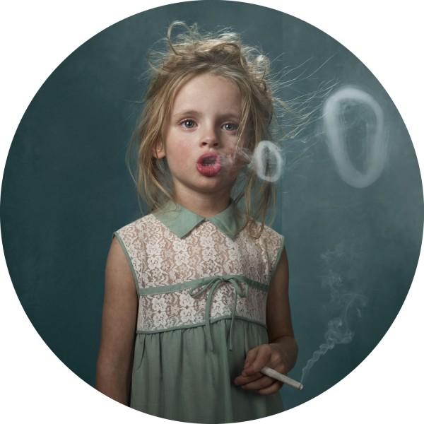  Autors: Fosilija Smēķējošie bērni