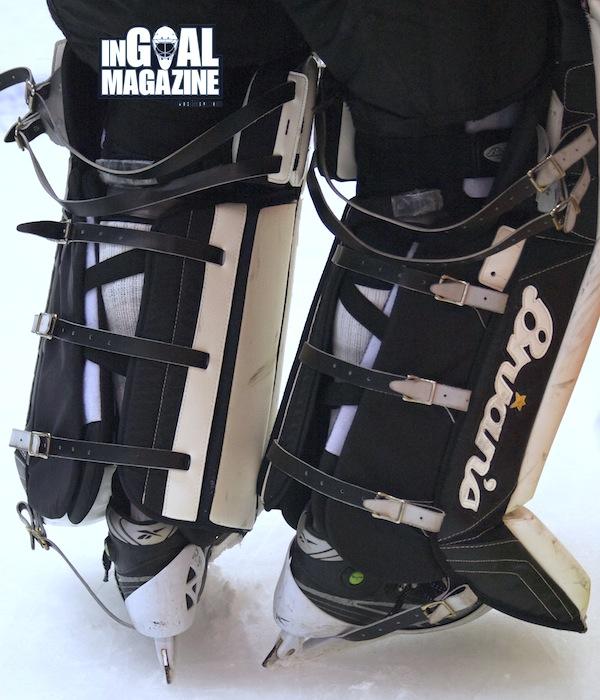Scaronādi kājsargi izskatās... Autors: Landeskogs Hokeja vārtsargu ekipējums.