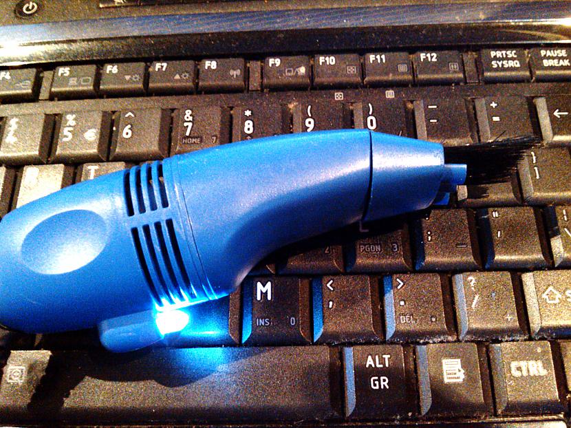Lūk tā nu tas viss izskatās Ja... Autors: Moonwalker USB putekļsūcējs no ebay