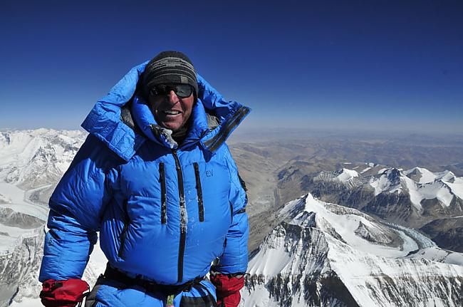 Everesta virsotnē ir pieejams... Autors: Moonwalker 20 šokējoši fakti (3. daļa)