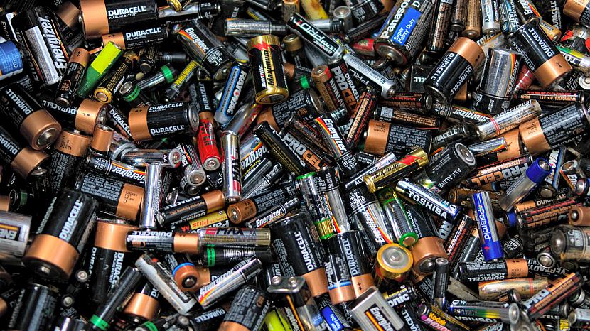 Visas baterijas kas atrodamas... Autors: Moonwalker 20 šokējoši fakti (3. daļa)