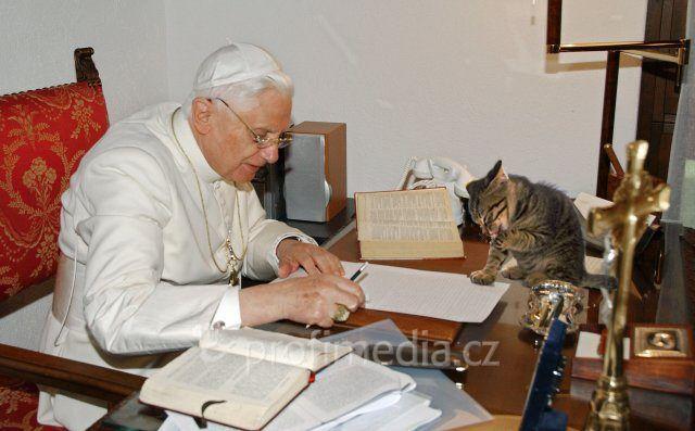 nbspKad Benedikts XVI vēl bija... Autors: Raziels Benedikts XVI un viņa kaķi