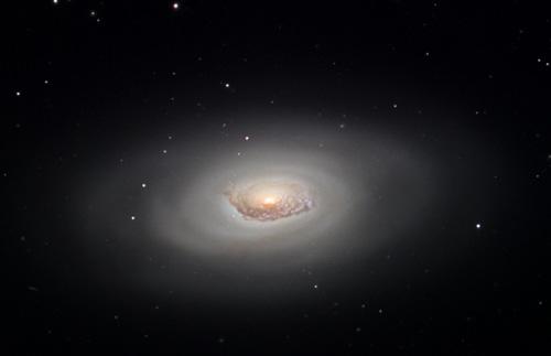 Melnās Acs miglājsjeb M64... Autors: Līdaks Slavenākais visuma fotogrāfs - Habla Teleskops.