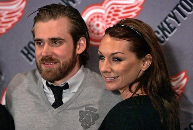 Henrika Zeterberga Red Wings... Autors: Hokeja Blogs NHL hokejistu sievas un draudzenes