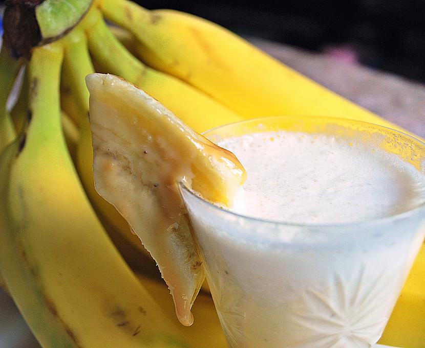 ar banānu izdekorēt piena... Autors: Fosilija Ko darīt ar banānu? (ĪSTO)