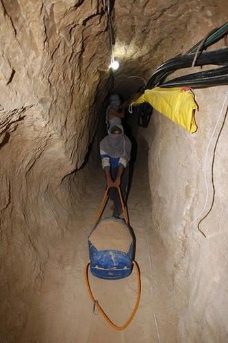 Tuneļa būves izdevumi ir... Autors: Raziels Kontrabandistu tuneļi Gazas sektorā