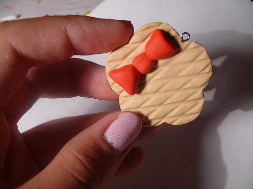 Vafele puķes formā ar sarkanu... Autors: Anchaaa Polymer clay charms