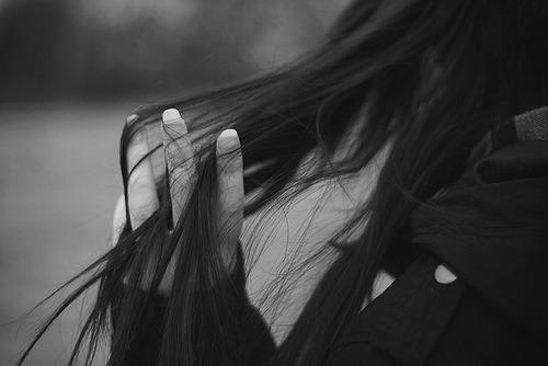  Autors: Adii When She Cries .