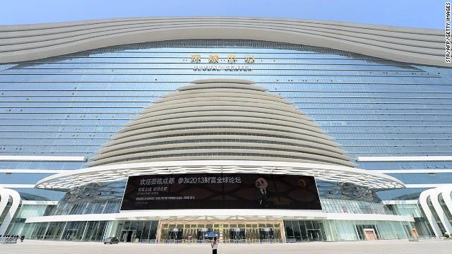 Kā jau Ķīna tā vienmēr grib... Autors: ghospel Pasaulē lielākā ēka ir atvērta. Atkal uzvar Ķīna.