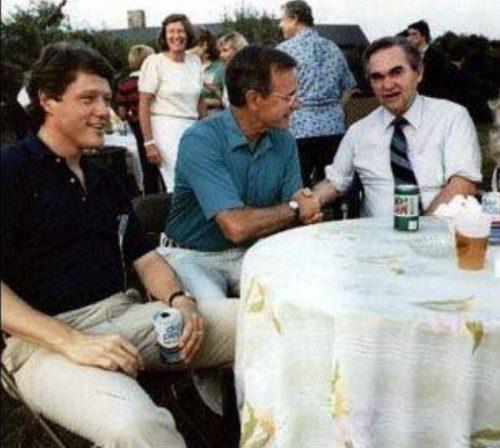 Bils Klintons un Džordžs... Autors: elv1js Retas fotogrāfijas.