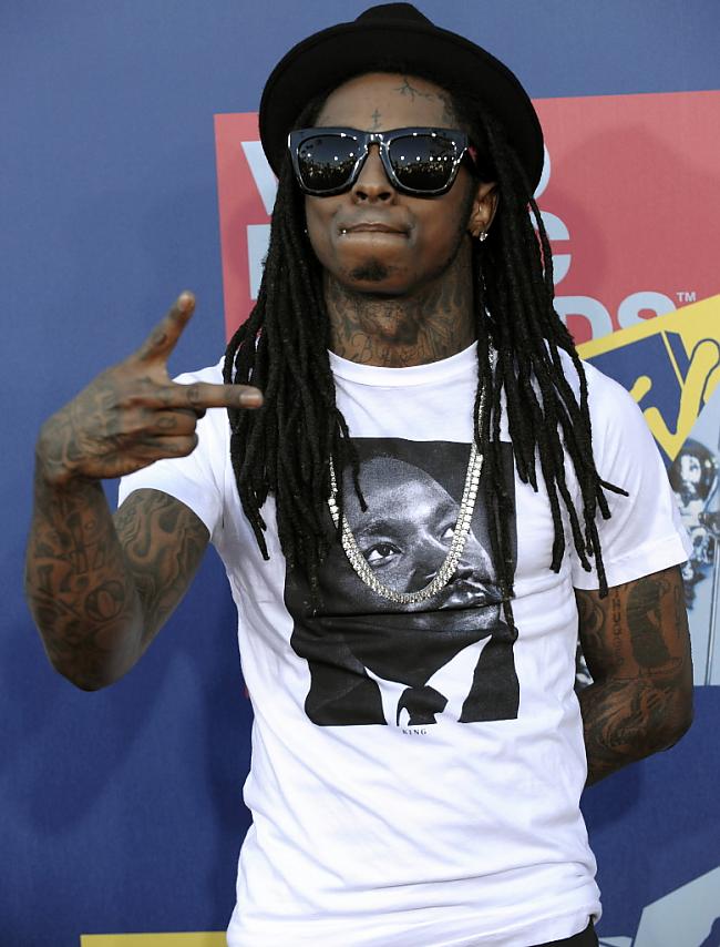  Autors: hiapple Lil Wayne giffu un bilžu paka. [1]