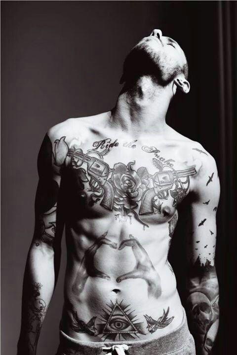  Autors: DarkParadise Inked guys do it better.