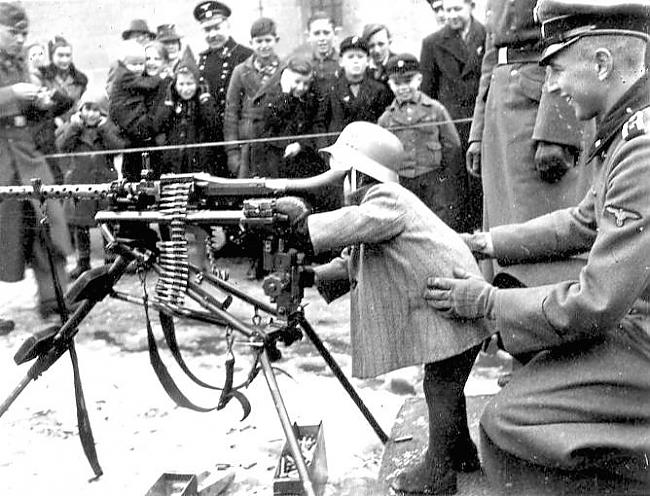 Kopumā MG34 bija izcils... Autors: jampadracis Maschinengewehr-34 jeb MG-34