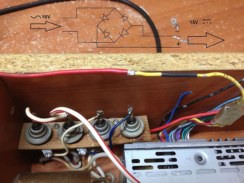Taisngriezis no 4 diodēm vietā... Autors: Delirium Audio garāžai