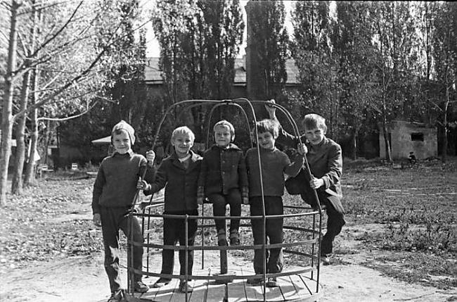  Autors: Hello Laikmeta liecības.PSRS bērni.