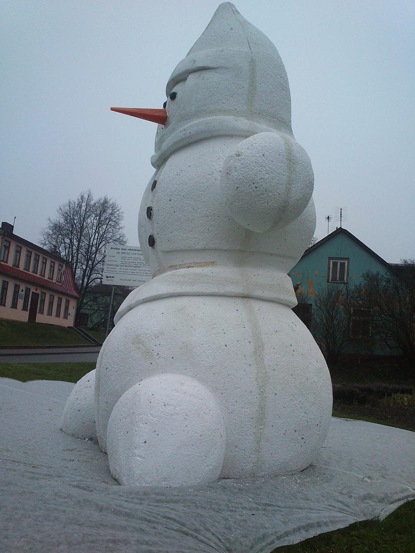 Pirmais gatavs uzstādīts Autors: Arizon Dobelē jau sniegavīri!