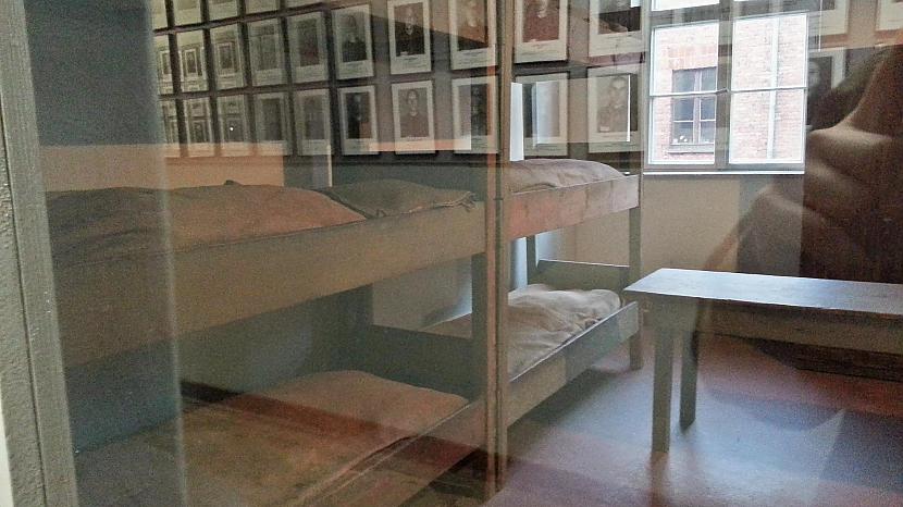 Scaronādās 3 stāvu gultās... Autors: Fosilija Oświęcim I - Birkenau (Aušvices koncentrācijas nometne)