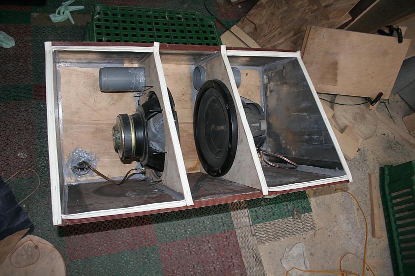 Apstrādājam visas scaronuves... Autors: I Like to Make Stuff Audi A4 car audio installation part 1/3