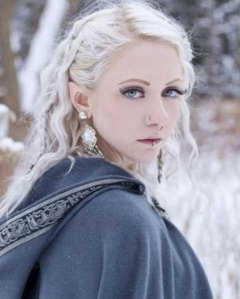 Meitene kas vienmēr ir... Autors: Karalis Jānis Domā, ka ir Elfs.