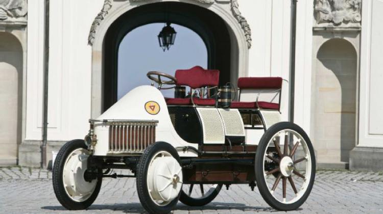 Elektrisko automobiļu vēsture 1835. - 2013.