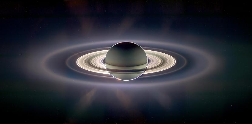 Kā jau mums zināms Saturnam ir... Autors: LordOrio Fakti par Saules sistēmu-Saturns gredzenu pavēlnieks