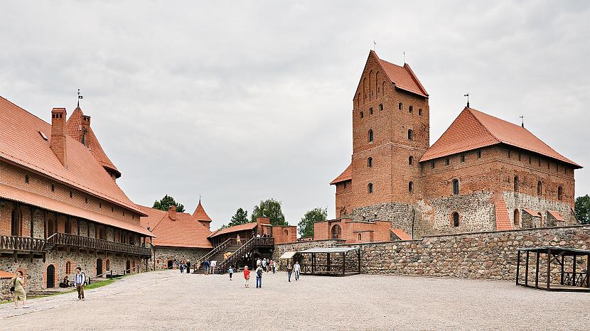 TRAĶI Trakai LIETUVĀTā ir... Autors: QOED Skaistākās viduslaiku pilsētas pasaulē.