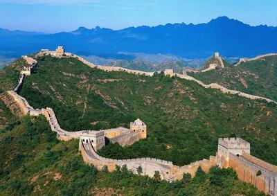 Lielais Ķīnas mūris ir... Autors: sunitz Kāpēc tika uzbūvēts Lielais Ķīnas mūris, un cik ilgi to cēla ?