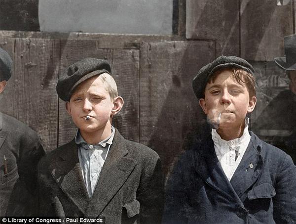 Divi zēni Misūrī smēķe... Autors: Karalis Jānis 15 Vēsturiski, krāsainie foto.