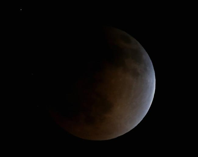  Autors: R1DZ1N1EKS Sarkanais Mēness aptumsums.