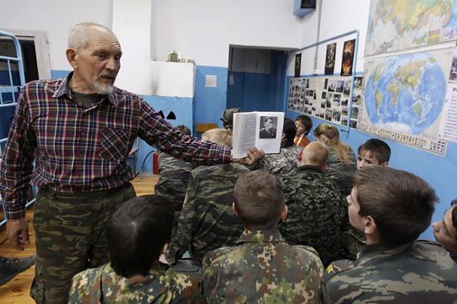  Autors: Deadshot Kā Krievijā māca jaunos karavīrus