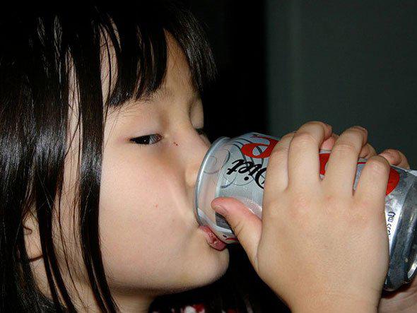 Coca ndash Cola uzņēmums tērē... Autors: Fosilija 14 pārsteidzoši fakti par Coca – Cola