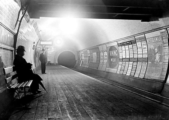 Londonas metro 1890 gadā Autors: elv1js Interesanti un varbūt pat neredzēti attēli.
