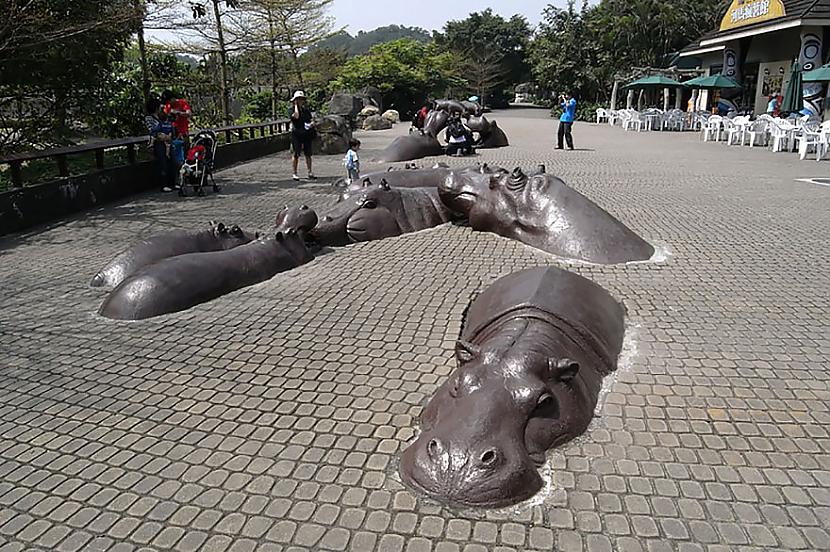 Nīlzirgu skulptūras Taipei... Autors: KlavsAnson Šīs ir dažas no visradošākajām skulptūrām.