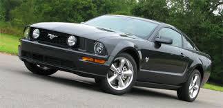 2009 Ford Mustang ir aprīkots... Autors: Oralis Fakti par "Ford Mustang"