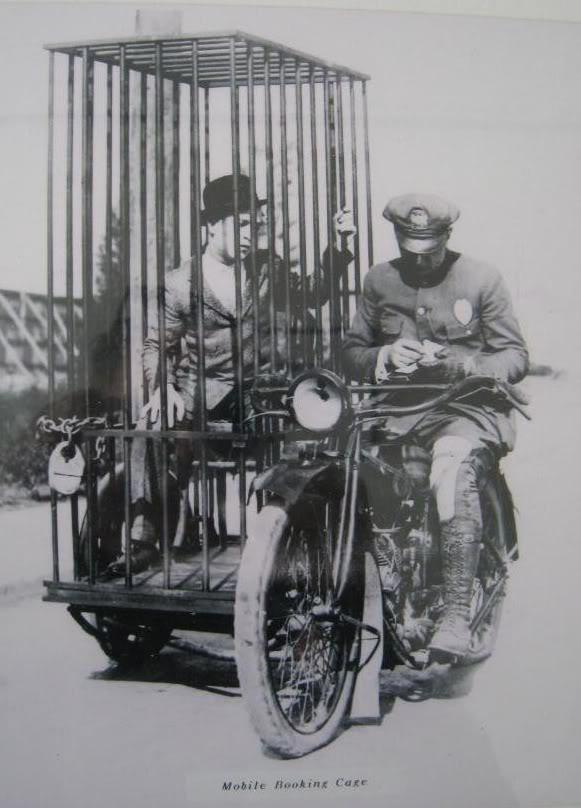 1920 gads Harley Davidson... Autors: Prāta Darbnīca Neparastas vēstures fotogrāfijas (3.daļa)