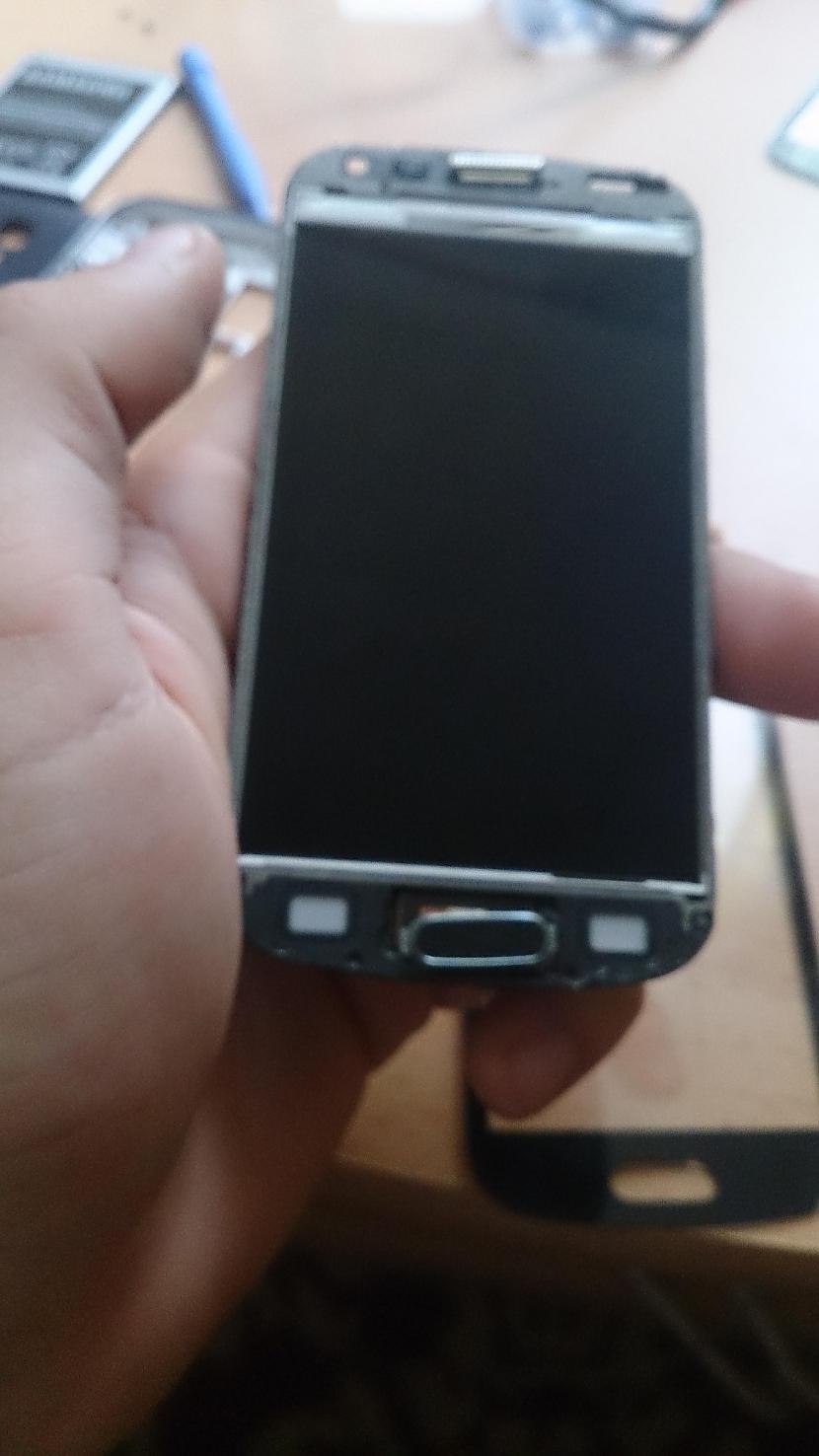 Skārienekrāns ir nost... Autors: TheDjNovus Samsung galaxy trend S7560 touch screen maiņa