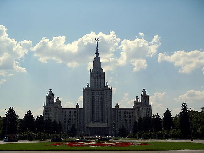 Lomonosov Moscow State... Autors: Fosilija Vai tu zini, kuri pasaule ir 10 vecākie debesskrāpji?