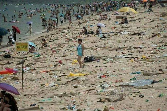  Autors: msi11 Ķīniešu pludmale kas ir pārvērtusies atkritumu izgāstuvē