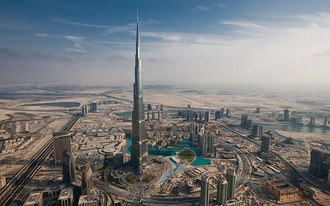 2 Vieta  Burj Khalifa AAE   ... Autors: bigbos 10 vislielākie inžinieru sasniegumi.