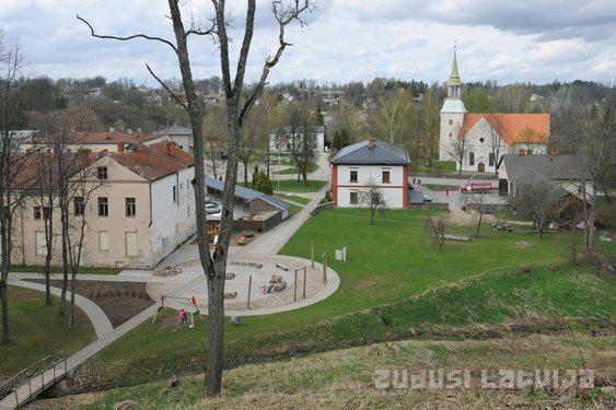 Un vēlRaunā ir arī skeitparks... Autors: CitādsRakurss Iečeko: Rauna un tās novads.