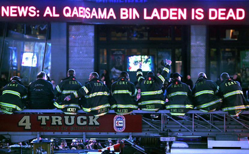 Ņujorkas ugunsdzēsēji vēro... Autors: pofig 21. gadsimta spēcīgākās fotogrāfijas