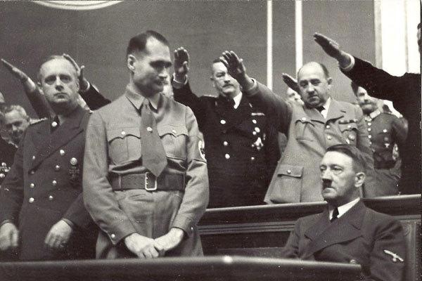 Hitleram bija briesmīgas... Autors: VIĻŅUKS Par Ādolfu Hitleru kā cilvēku.