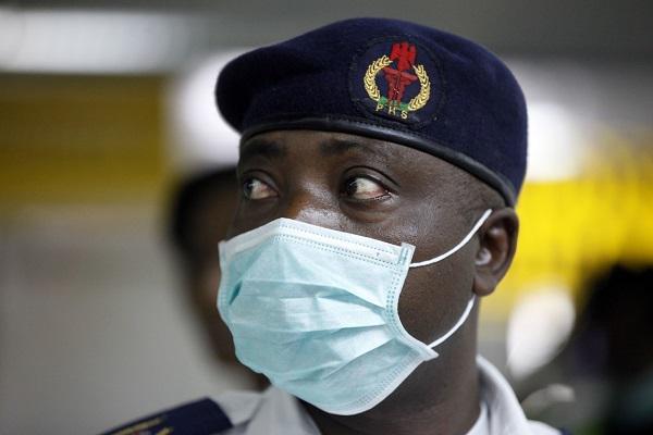 Ebolu parasti nodod caur... Autors: Vampire Lord Par Ebolas vīrusu un tā īpašībām.