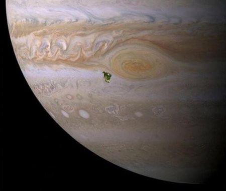 Jupiters ir tiescaronām liela... Autors: Fosilija Fakti par mūsu planētu un Saules sistēmu