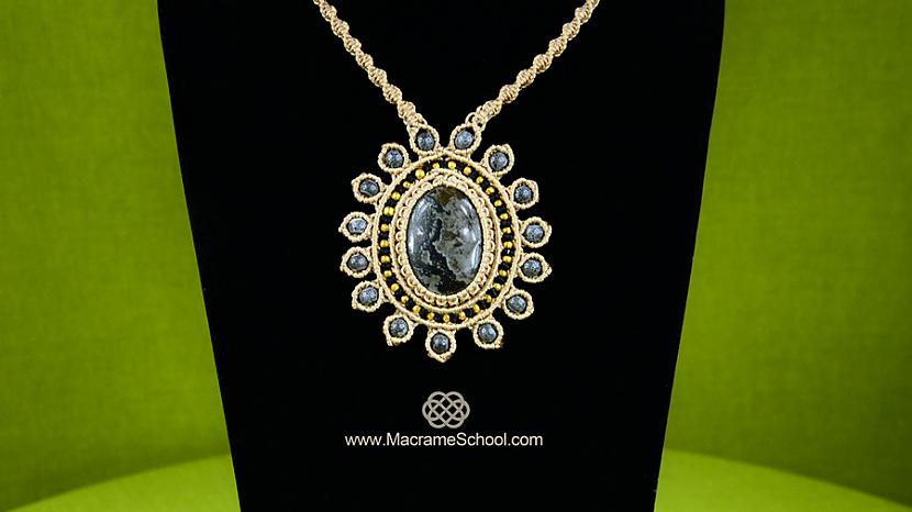 Macrame Pendant with Gemstone Autors: macrame Kaklarota ar akmeni