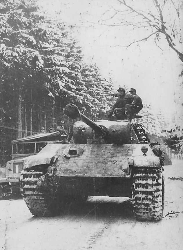 nbsp nbspPanterai bija 700 zs... Autors: Mao Meow Panzer 5 Pantēra - vācu atbilde PSRS T-34 tankiem