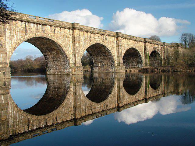 Lune LielbritānijaArī scaronis... Autors: Fosilija Iespaidīgākie akvedukti jeb ūdens tilti Eiropā!