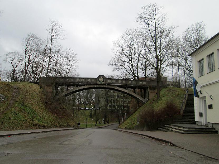 Velnu tiltiņscaron ARī ir kāds... Autors: Lords Lanselots Pastaiga pa Tartu